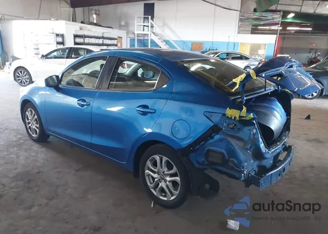 2017 Toyota Yaris Ia из США, поврежденный, VIN 3MYDLBYVXHY180854